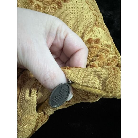 Set of 2 Decorative Pier 1 Cushions/ throw pillows - Picture 4 of 4